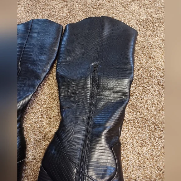 Shoedazzle Ynez black faux leather pointed toe wedge boots - Picture 10 of 16